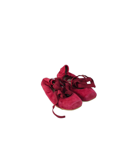 A Red Flats from Belle Chiara in size 6T for girl. (Front View)