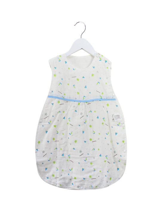 A White Sleepsacs from Minimoto in size O/S for neutral. (Front View)