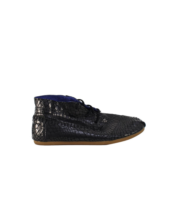 A Black Sneakers from Toms in size 12Y for girl. (Back View)