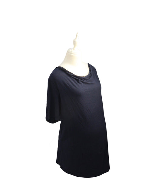 A Navy Short Sleeve Tops from Mayarya in size M for maternity. (Front View)