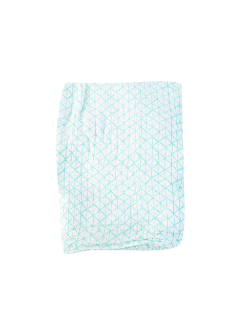 A Green Swaddles from Aden & Anais in size O/S for neutral. (Front View)