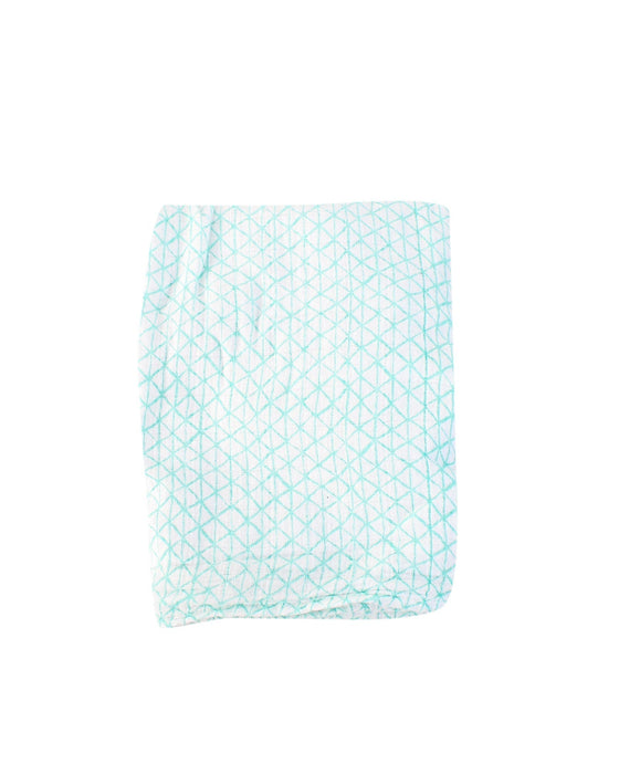 A Green Swaddles from Aden & Anais in size O/S for neutral. (Front View)
