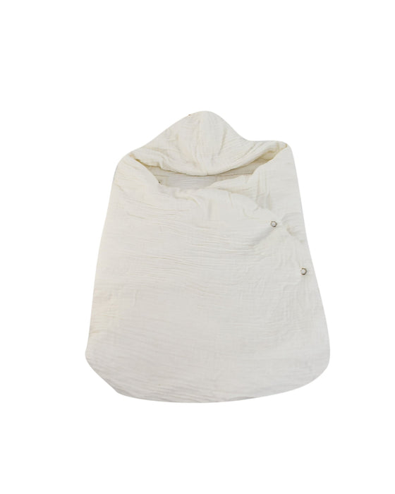 A Ivory Sleepsacs from Numero 74 in size O/S for neutral. (Front View)