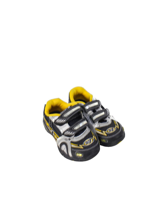 A Grey Sneakers from Stride Rite in size 4T for boy. (Front View)