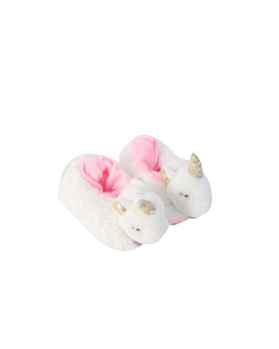 A White Slippers from Doudou et Compagnie in size O/S for girl. (Front View)