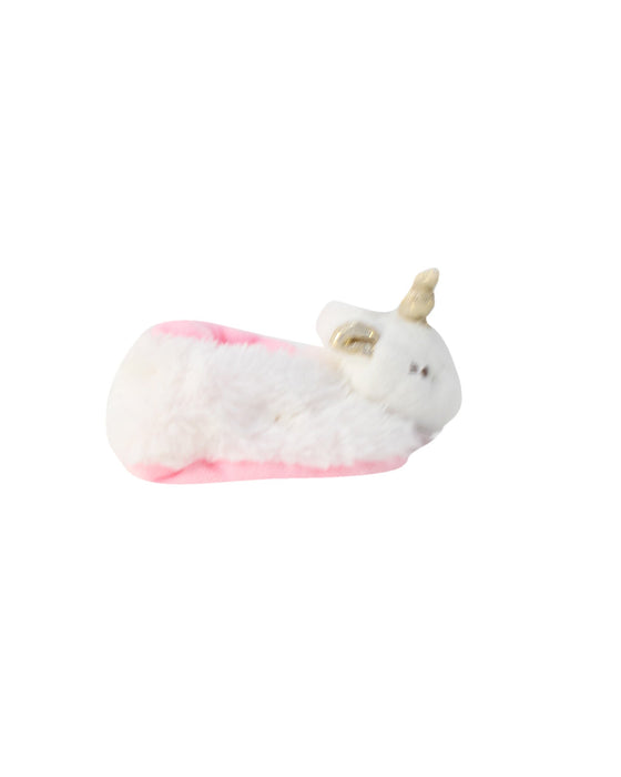 A White Slippers from Doudou et Compagnie in size O/S for girl. (Back View)