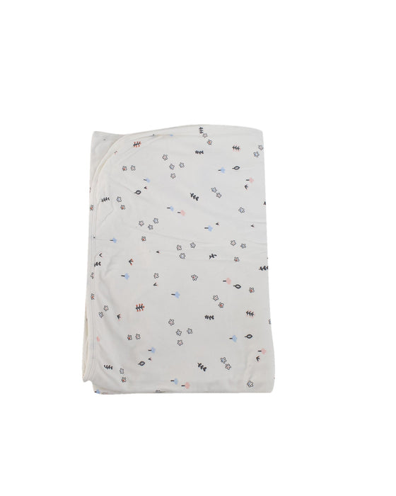 A Ivory Blankets from Seed in size Newborn for girl. (Front View)
