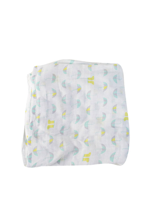 A White Swaddles from Ideal Baby by Aden + Anais in size Newborn for neutral. (Front View)