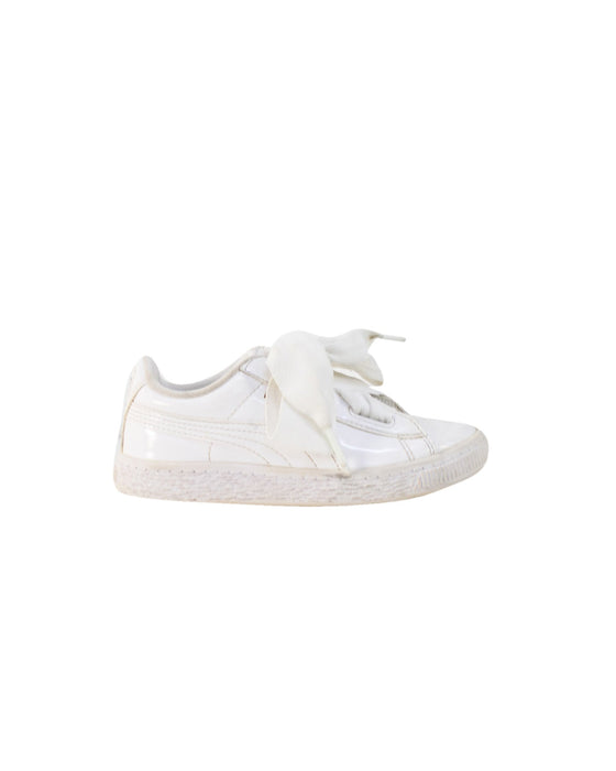 A White Sneakers from Puma in size 5T for girl. (Back View)
