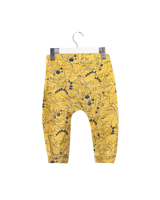 A Yellow Sweatpants from Seed in size 6-12M for boy. (Back View)