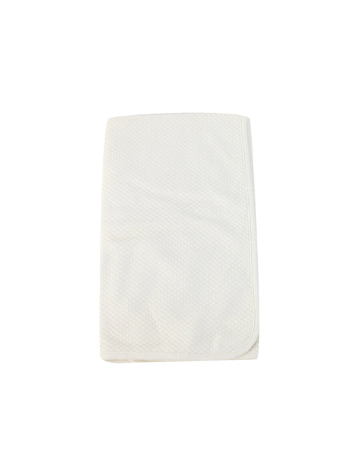 A Ivory Blankets from Red Castle in size Newborn for neutral. (Front View)