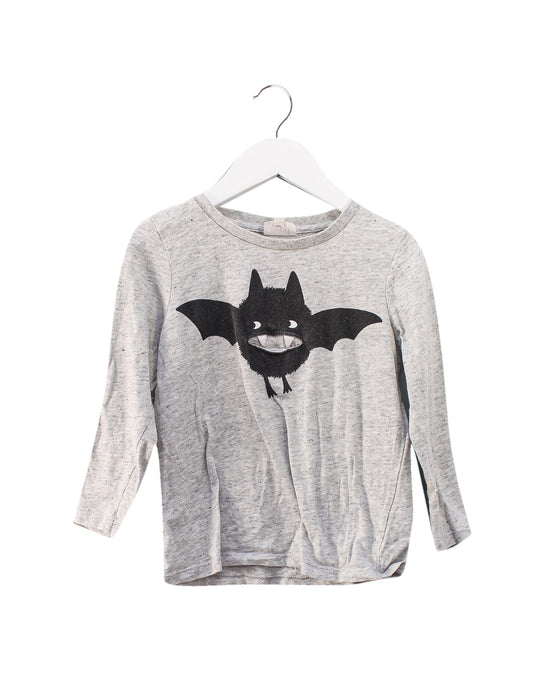 A Grey Long Sleeve Tops from Seed in size 5T for girl. (Front View)