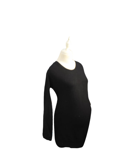 A Black Long Sleeve Tops from Monrow in size XS for maternity. (Front View)