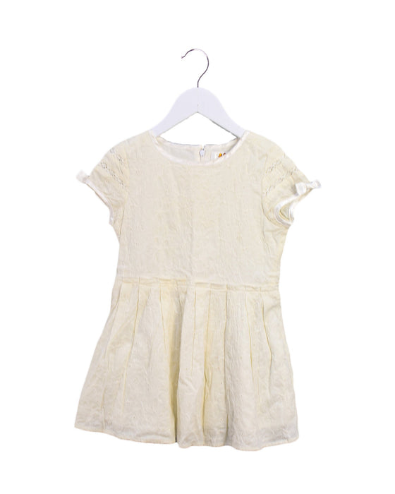 A Ivory Short Sleeve Dresses from Chickeeduck in size 3T for girl. (Front View)