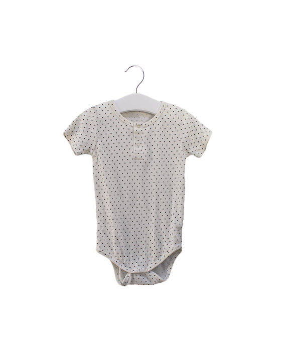 A Ivory Short Sleeve Bodysuits from Aosta in size 6-12M for girl. (Front View)