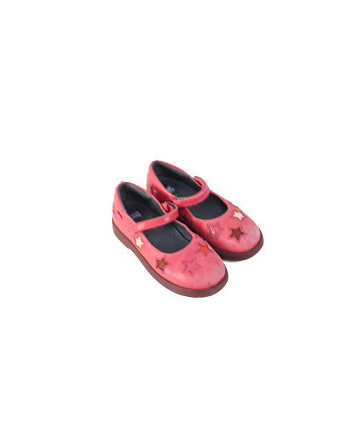 A Pink Flats from Camper in size 5T for girl. (Front View)