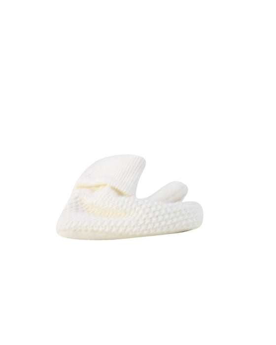 A White Booties from Seed in size Newborn for girl. (Back View)