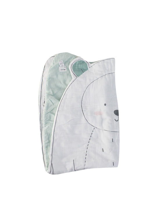 A White Playmats from Minkmui in size O/S for girl. (Front View)