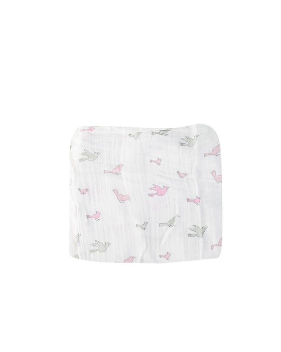 A White Swaddles from Aden & Anais in size O/S for girl. (Front View)
