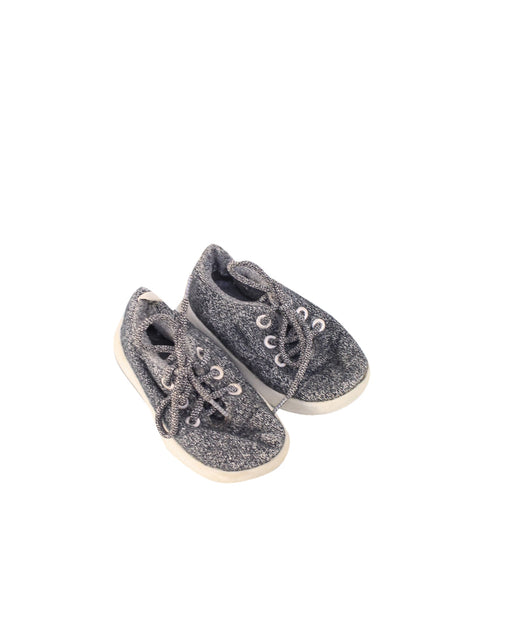 A Grey Sneakers from Smallbirds in size 3T for boy. (Front View)