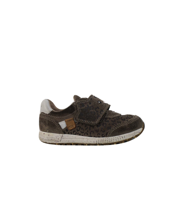 A Brown Sneakers from Geox in size 4T for girl. (Back View)
