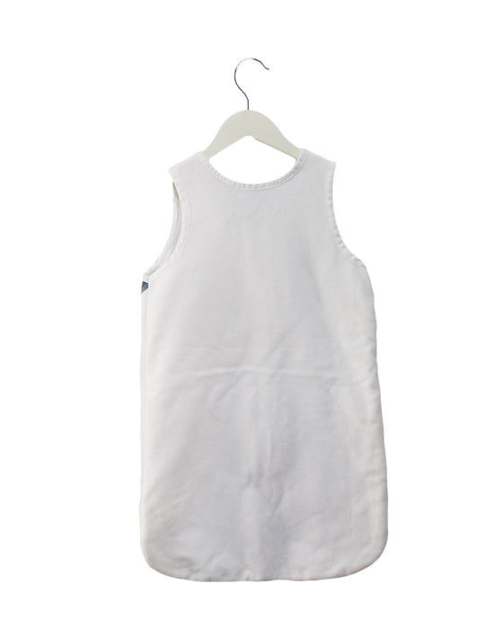 A White Sleepsacs from Nini La Duchesse in size O/S for neutral. (Back View)