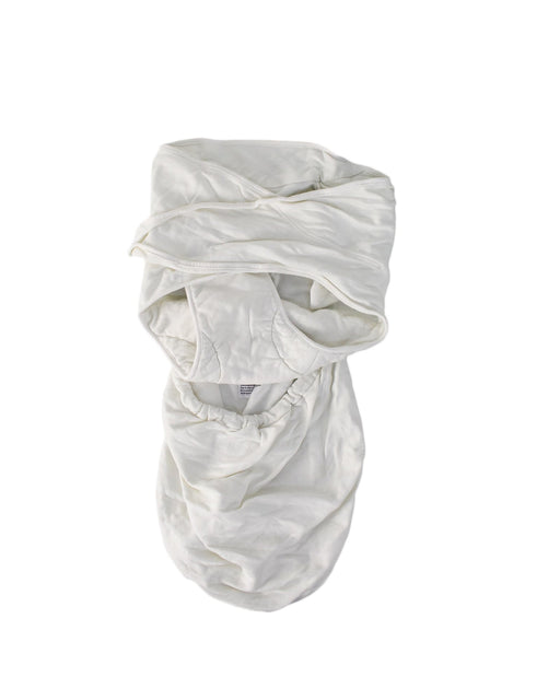 A Ivory Swaddles from Ergobaby in size 3-6M for neutral. (Front View)