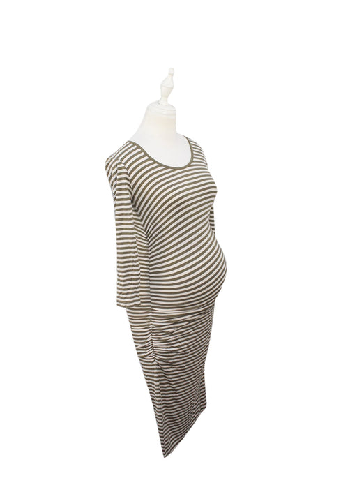 A Green Long Sleeve Dresses from Isabella Oliver in size XS for maternity. (Front View)