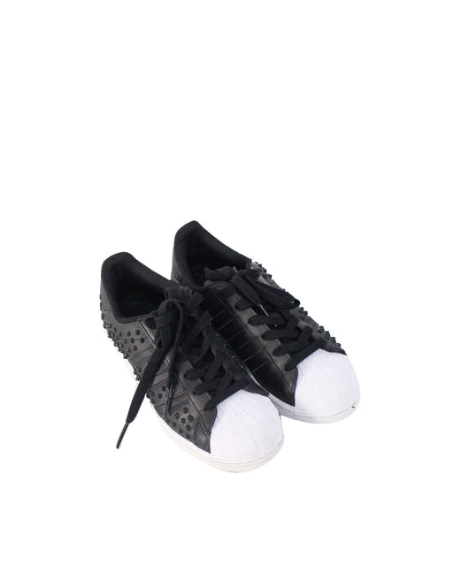 A Black Sneakers from Adidas in size 11Y for girl. (Front View)