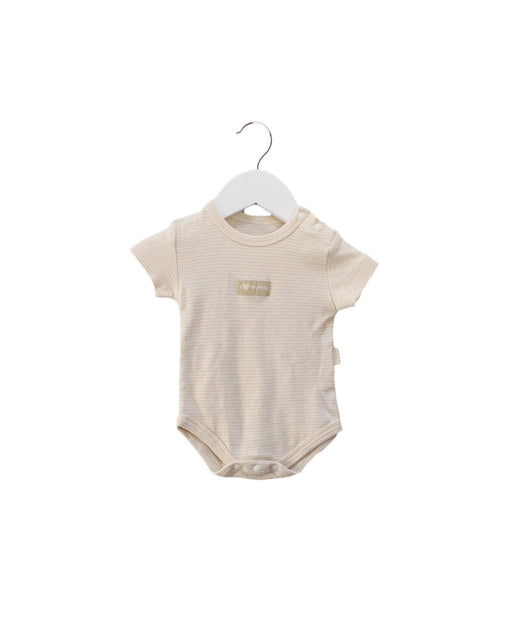 A Beige Short Sleeve Bodysuits from Natures Purest in size 3-6M for neutral. (Front View)