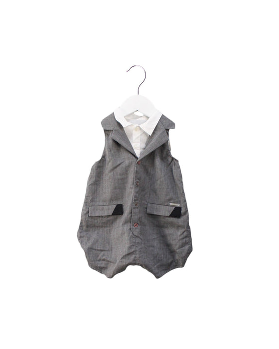 A Grey Rompers from Dior in size 6-12M for boy. (Front View)