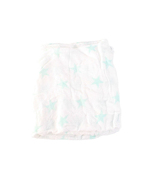 A White Swaddles from Aden & Anais in size O/S for neutral. (Front View)