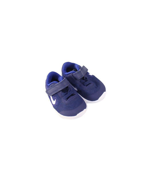 A Blue Sneakers from Nike in size 3-6M for boy. (Front View)