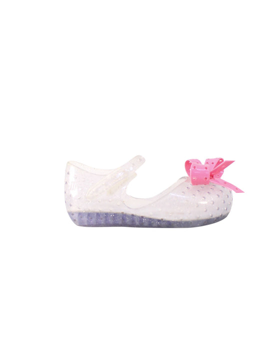 A Transparent Flats from Mini Melissa in size 18-24M for girl. (Back View)