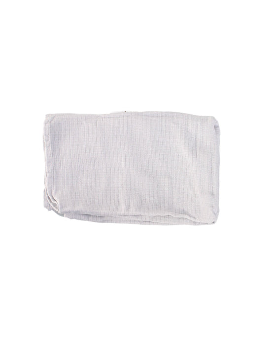 A Grey Swaddles from Aden & Anais in size O/S for neutral. (Front View)