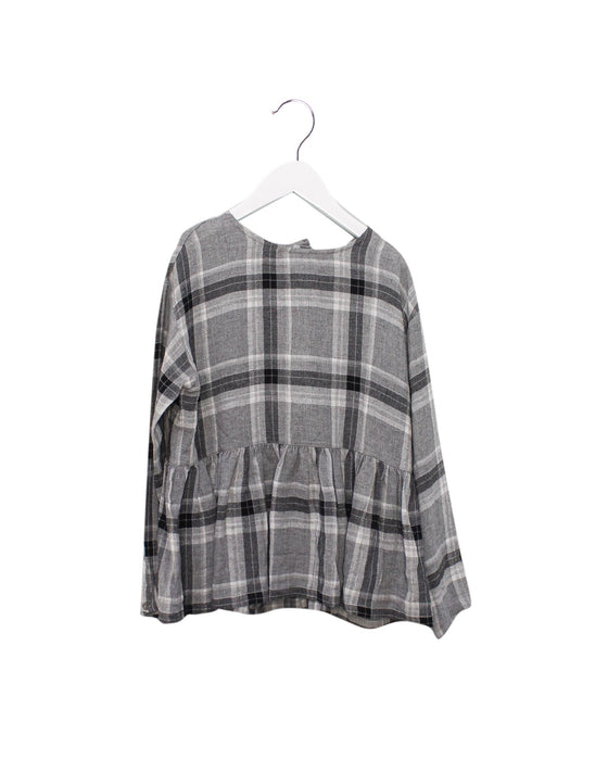 A Grey Long Sleeve Tops from Il Gufo in size 6T for girl. (Front View)