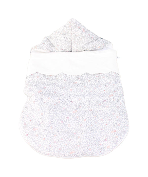 A Grey Other Gear from Jacadi in size O/S for neutral. (Front View)