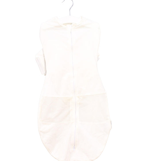 A White Swaddles from Happiest Baby in size 3-6M for neutral. (Front View)