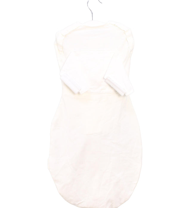 A White Swaddles from Happiest Baby in size 3-6M for neutral. (Back View)