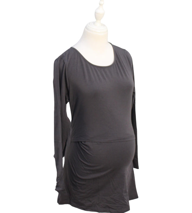 A Grey Long Sleeve Tops from Boob in size M for maternity. (Front View)