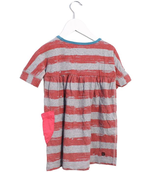 A Grey Short Sleeve Dresses from Tea in size 3T for girl. (Back View)