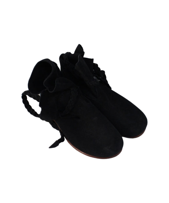 A Black Casual Boots from Zef in size 6T for girl. (Front View)