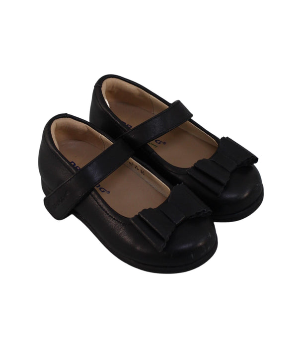 A Black Dress Shoes from Dr. Kong in size 18-24M for girl. (Front View)