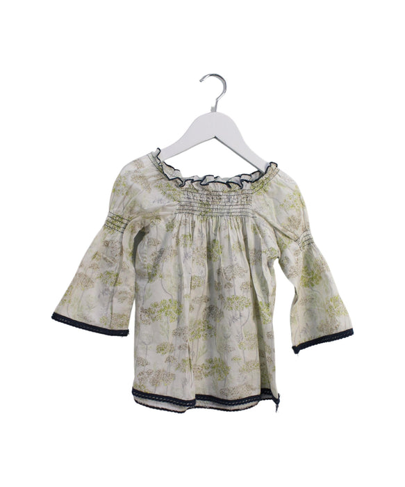 A White Long Sleeve Tops from Comme Maman Collection in size 4T for girl. (Front View)