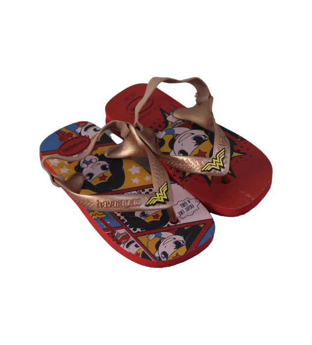 A Red Sandals from Havaianas in size 3T for girl. (Front View)