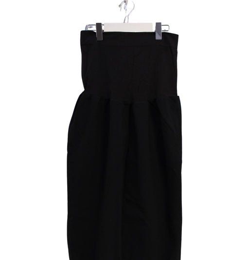 A Black Short Skirts from Ingrid & Isabel in size XS for maternity. (Front View)