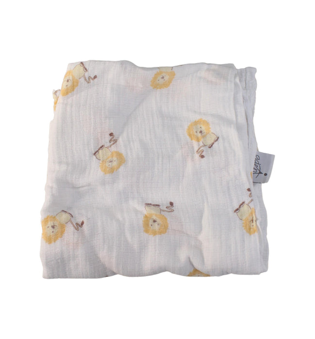 A White Swaddles from Aden & Anais in size O/S for neutral. (Front View)