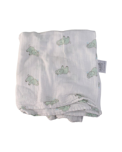 A White Swaddles from Aden & Anais in size O/S for neutral. (Front View)