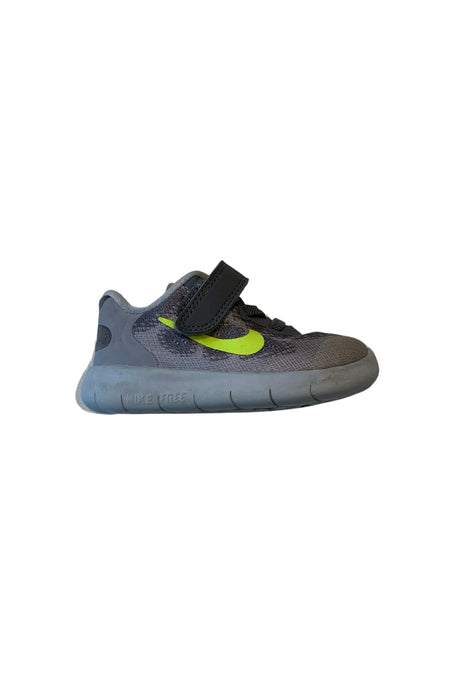 A Grey Sneakers from Nike in size 12-18M for boy. (Back View)