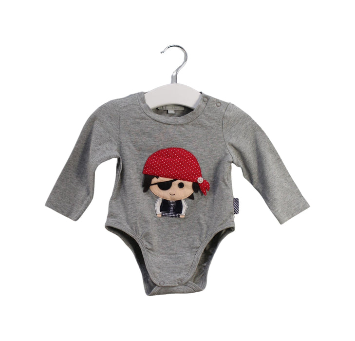 A Grey Long Sleeve Bodysuits from Nicholas & Bears in size 3-6M for boy. (Front View)